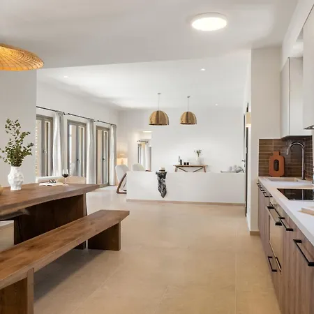 Mythic Villa Exámbela