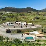 Mythic Villa Exámbela