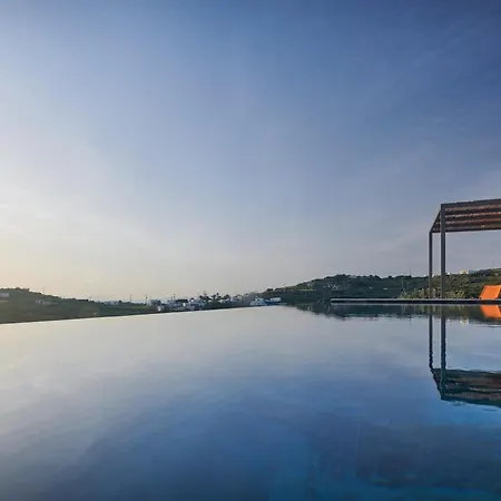 Mythic Villa Exámbela