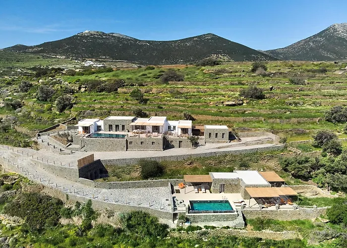 Mythic Villa Exámbela