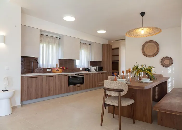 Mythic Villa Exámbela