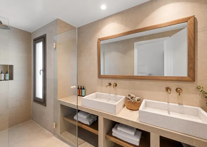 Mythic Villa Exámbela